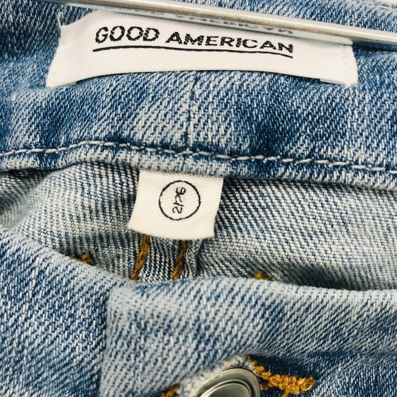 Good American High Rise Step Hem Jeans Size 26 - Picture 4 of 9
